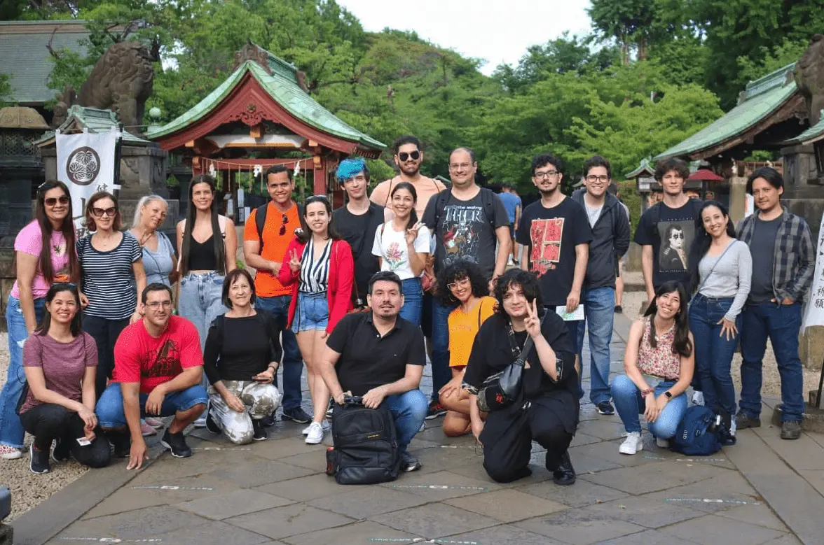 Alunos participando da experiência em Tóquio